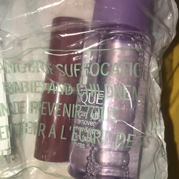 Nwt Clinique Beauty set of 6 - Picture 3 of 7